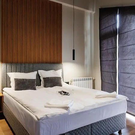 Local וילה בנסקו