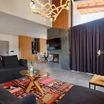 Villa Local